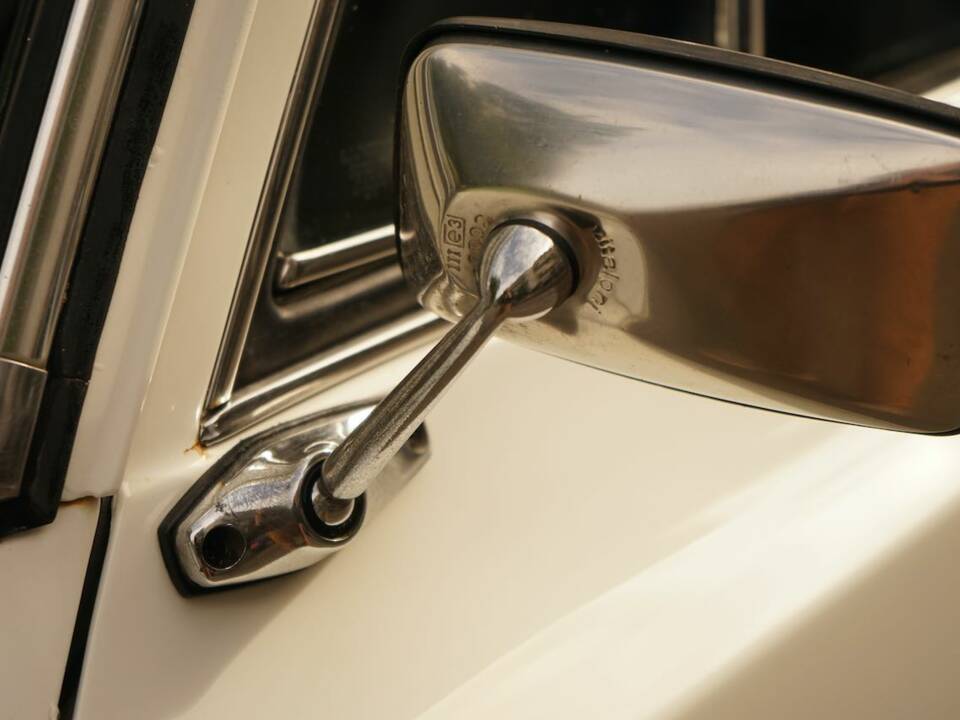 Image 24/100 of Alfa Romeo Giulia Nuova Super 1300 (1977)