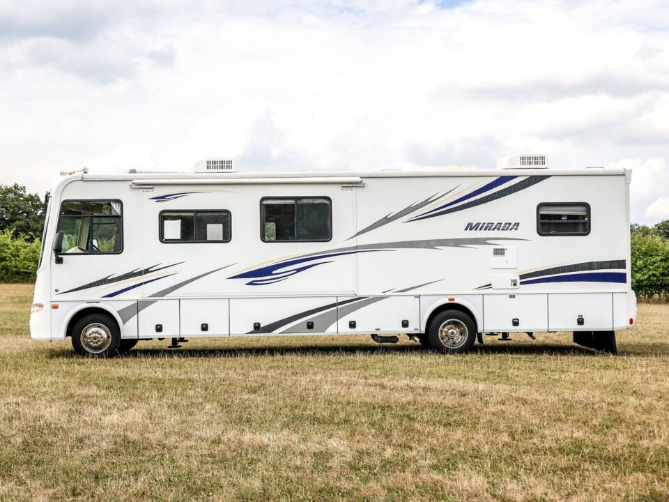 Immagine 2/28 di Coachmen Mirada 350 DS (2008)