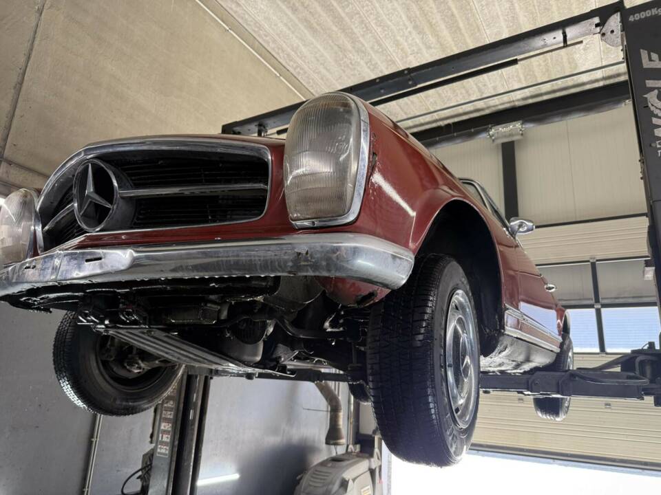 Image 43/50 of Mercedes-Benz 230 SL (1966)