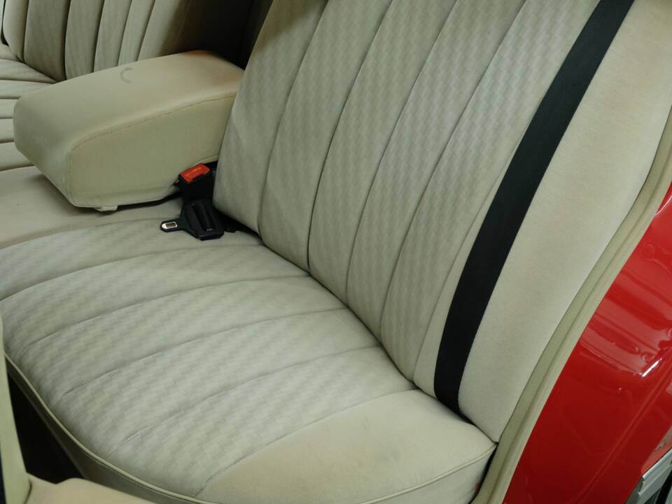Bild 36/50 von Mercedes-Benz 260 SE (1986)