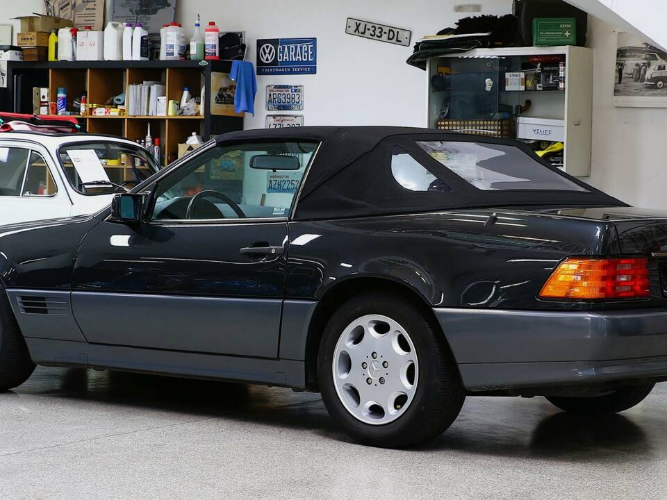 Image 8/36 of Mercedes-Benz 300 SL-24 (1993)