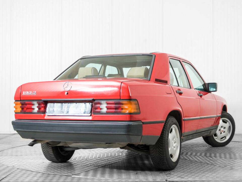 Obraz 41/50 pojazdu Mercedes-Benz 190 D (1986)