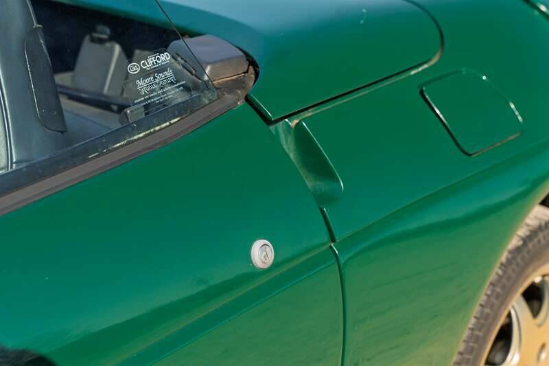 Image 15/50 of Lotus Elan (1991)