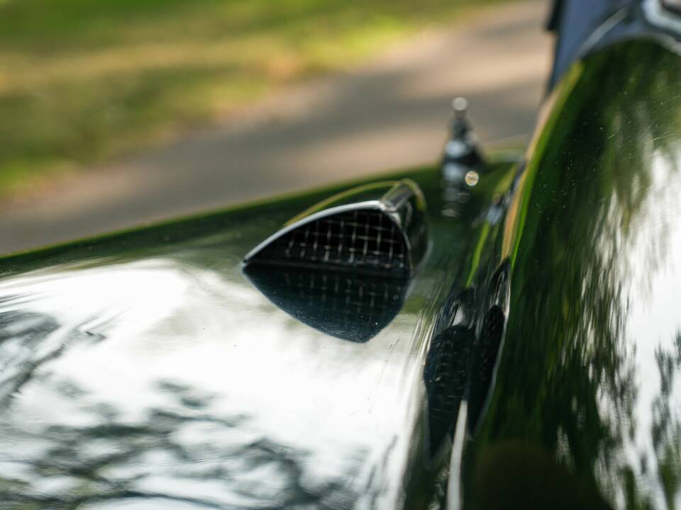 Image 49/50 of Jaguar XK 120 DHC (1953)