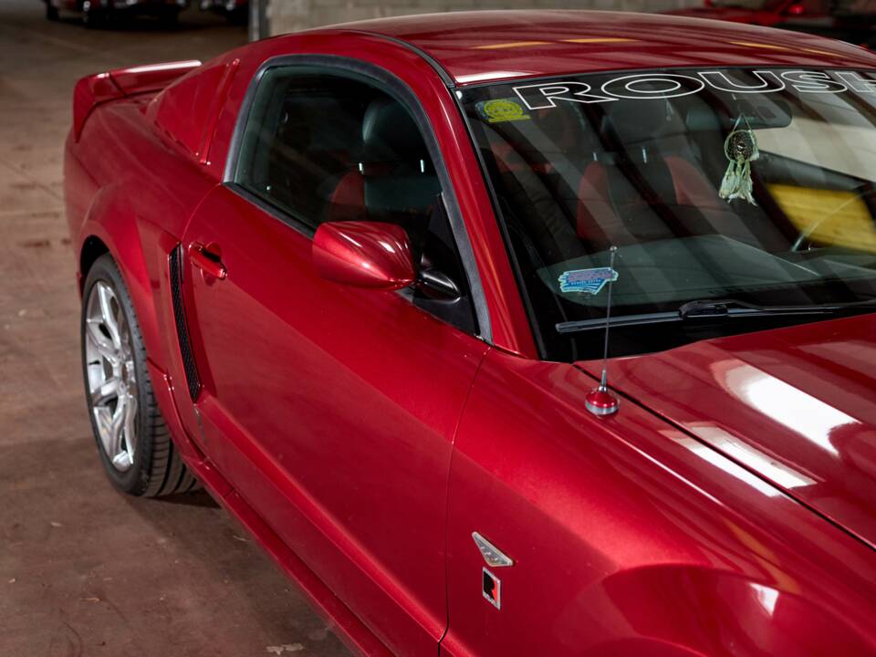Image 27/68 of Ford Mustang GT (2005)