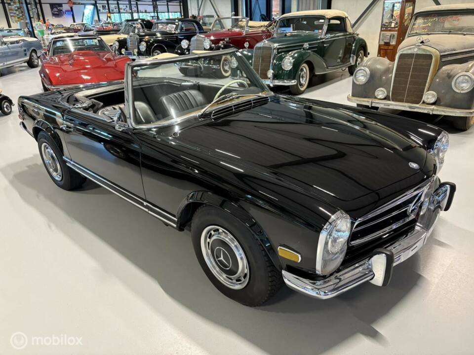 Image 1/19 of Mercedes-Benz 280 SL (1968)