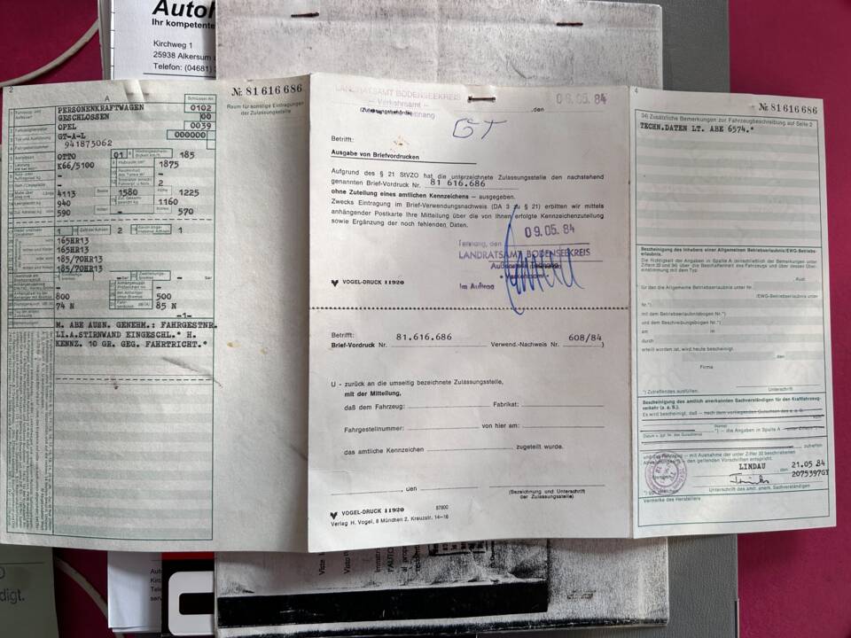 Image 28/35 of Opel GT 1900 (1970)