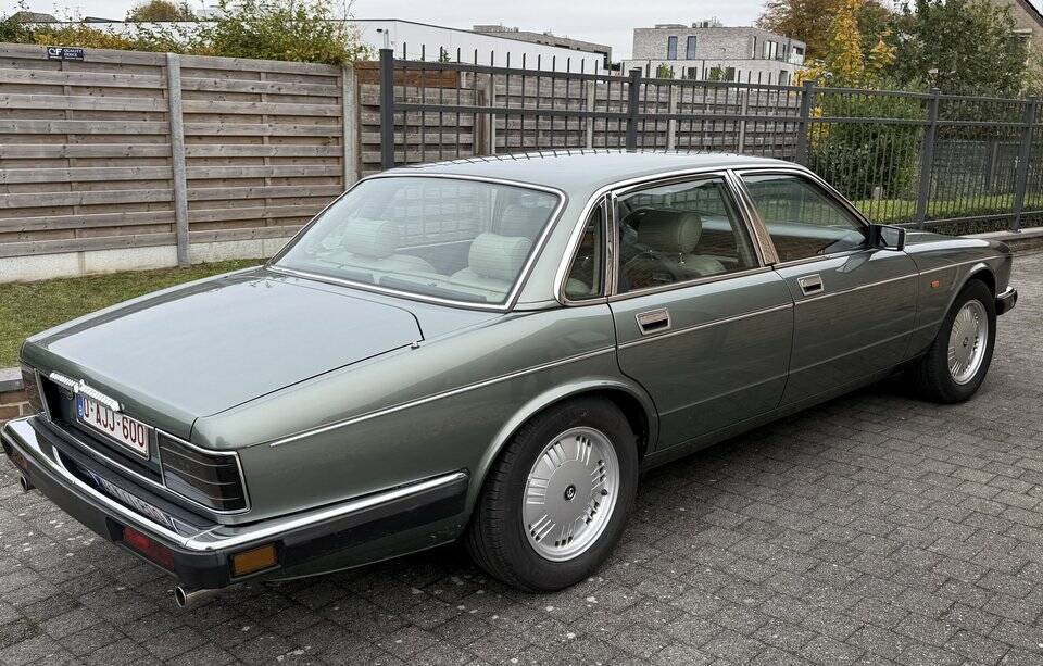 Obraz 8/8 pojazdu Daimler XJ 6 4.0 (1993)
