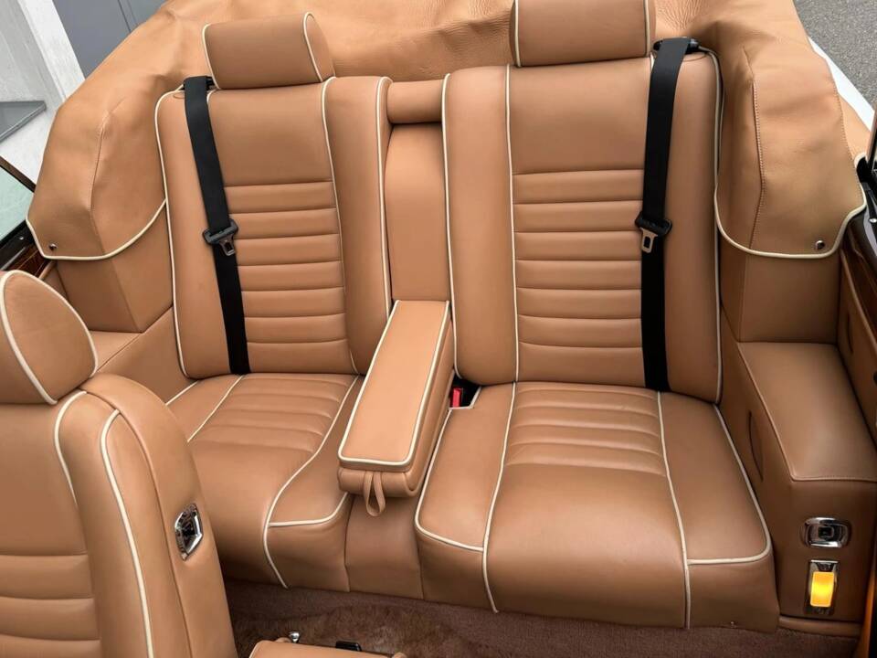 Image 13/21 of Rolls-Royce Corniche S (1995)