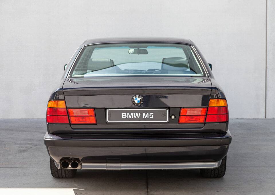 Immagine 7/8 di BMW M5 (1991)