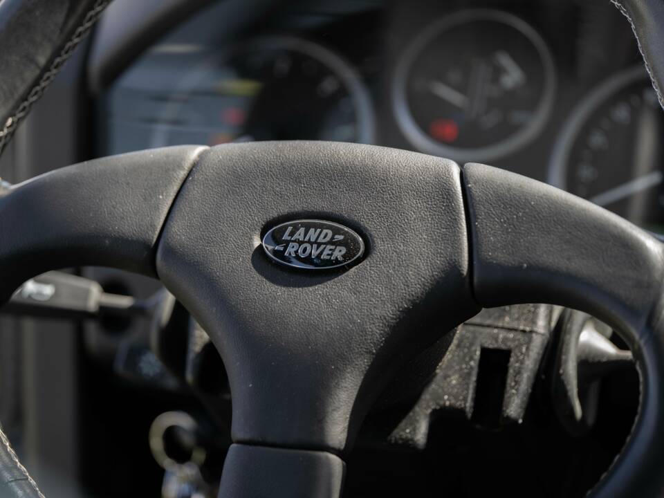 Image 11/16 of Land Rover Defender 110 (2015)