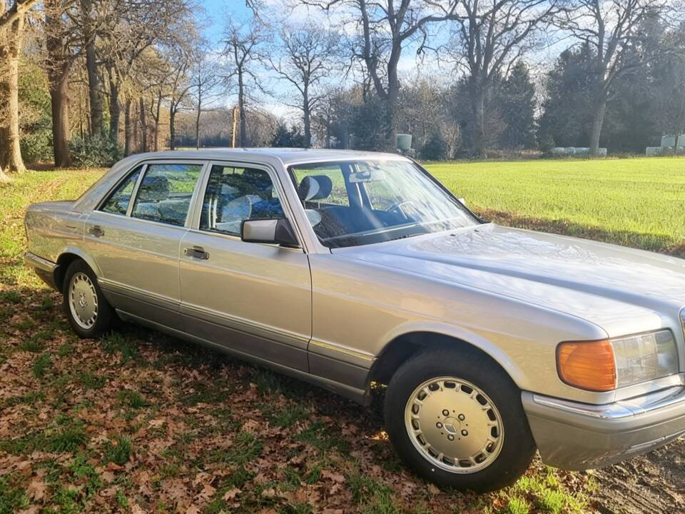 Image 1/18 de Mercedes-Benz 420 SEL (1987)