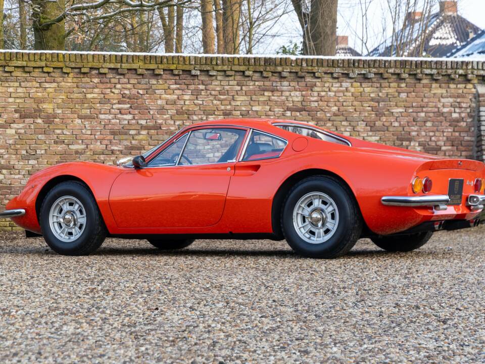 Image 43/50 de Ferrari Dino 246 GT (1970)