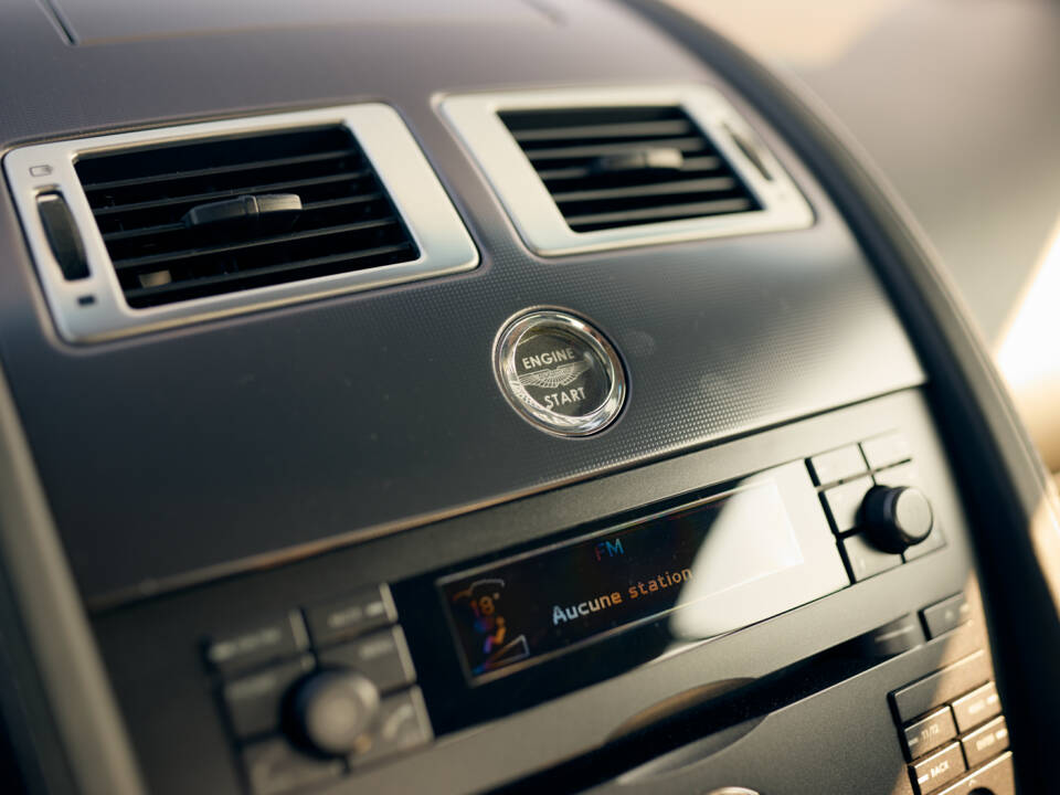 Image 10/14 of Aston Martin V8 Vantage (2007)