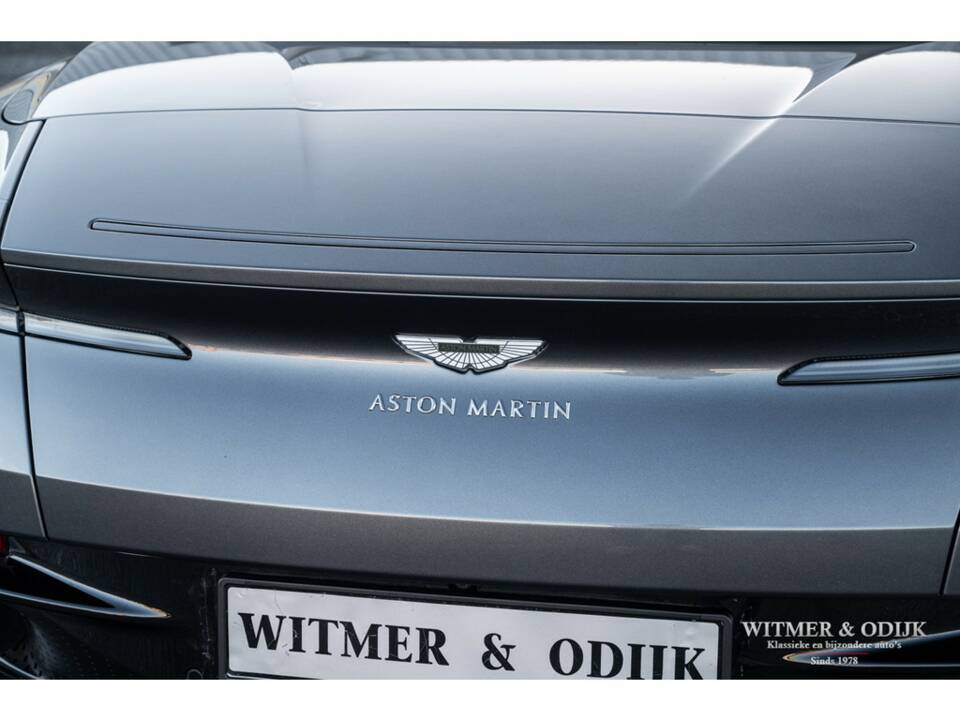 Image 30/41 de Aston Martin DB 11 Volante (2018)