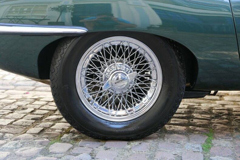 Image 22/50 of Jaguar E-Type 4.2 (1965)