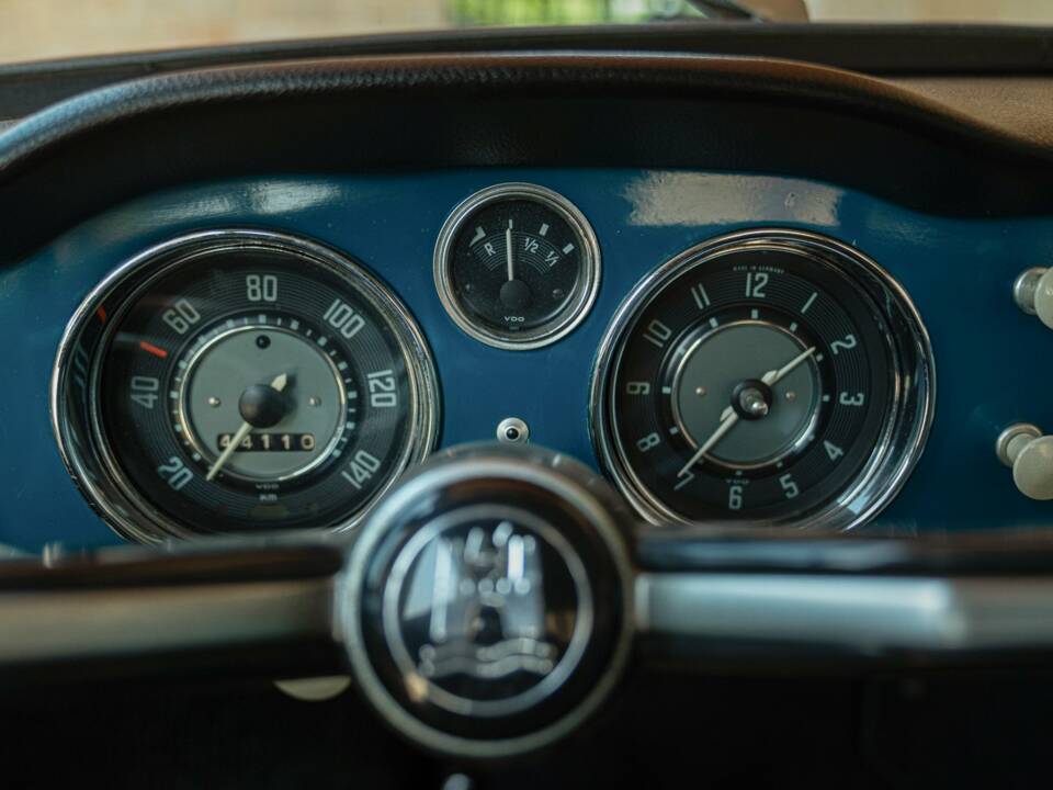 Image 37/50 of Volkswagen Karmann Ghia 1200 (1963)