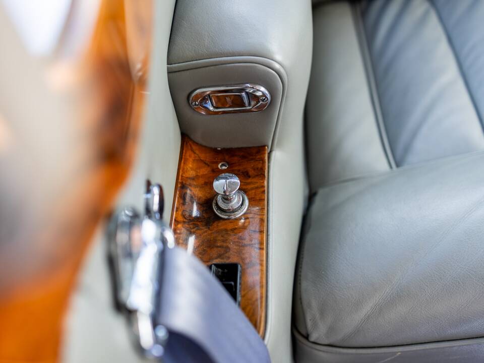 Image 41/50 of Rolls-Royce Silver Shadow I (1968)