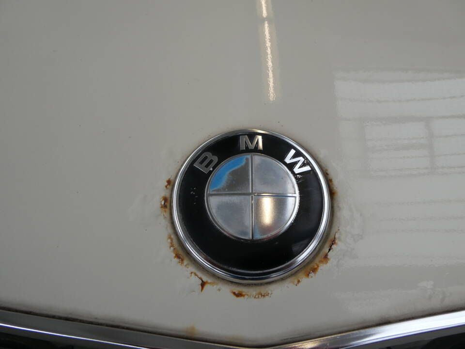 Image 12/43 of BMW 2000 tii (1971)