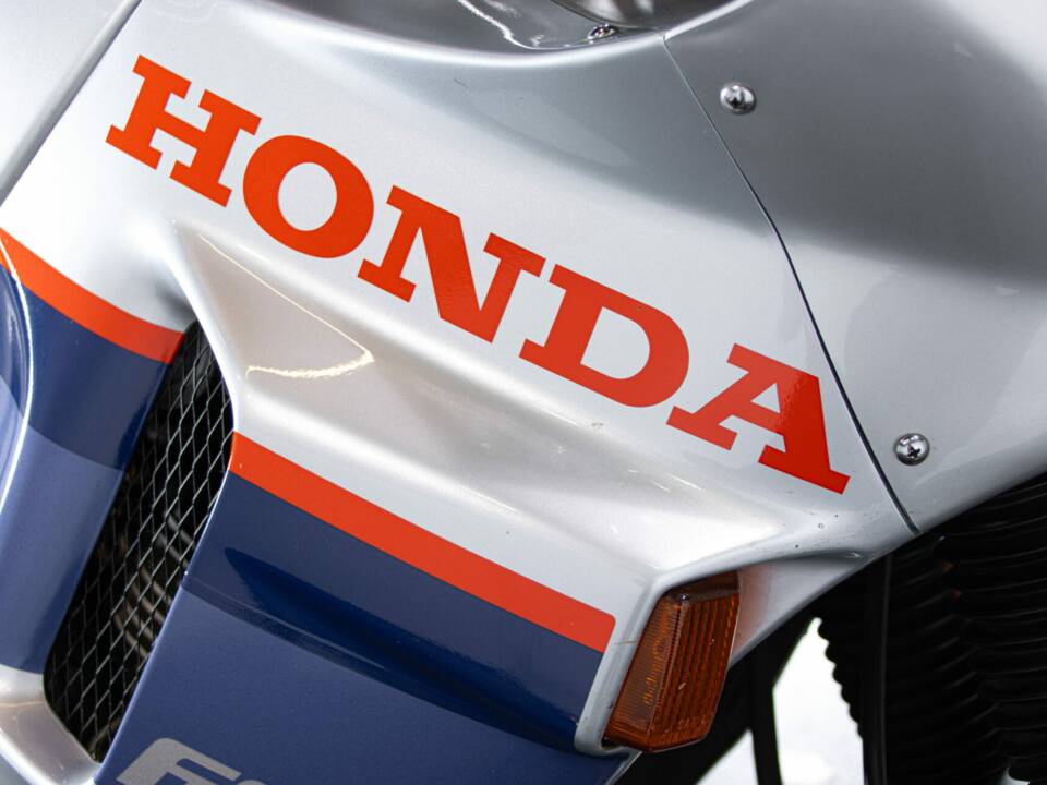 Image 32/43 of Honda XL 600V Transalp (1987)