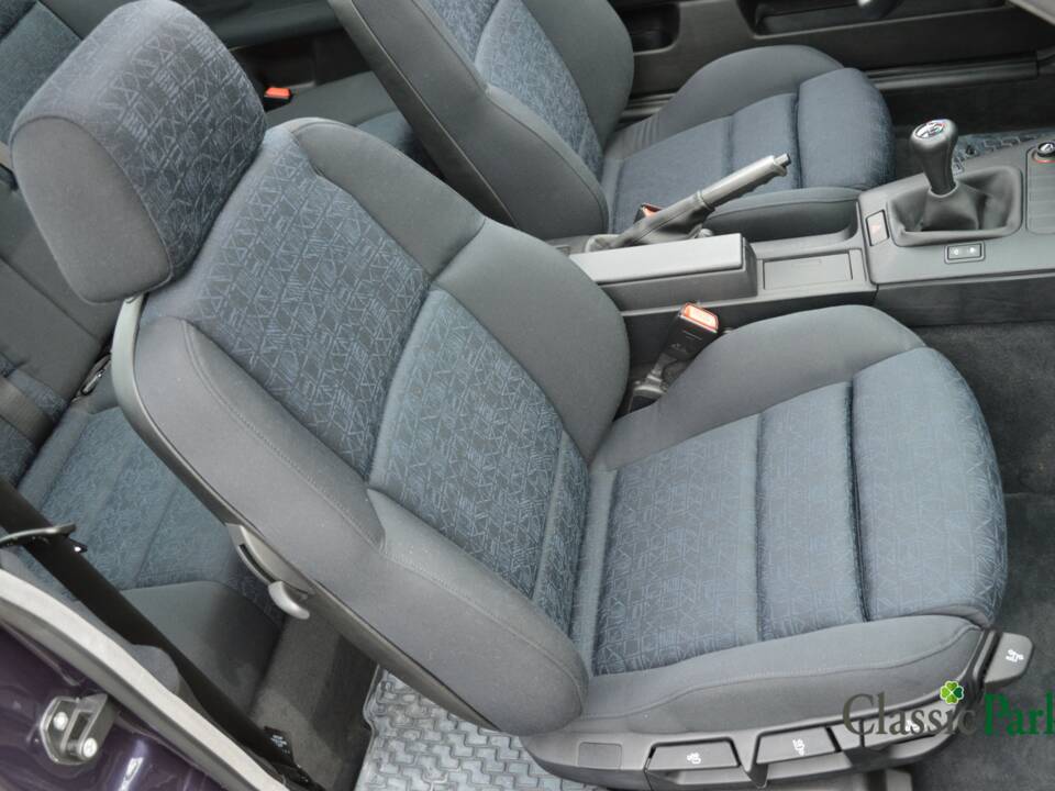 Bild 24/50 von BMW 320i (1994)