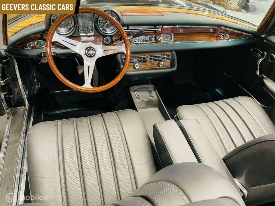 Image 44/44 of Mercedes-Benz 280 SE (1970)