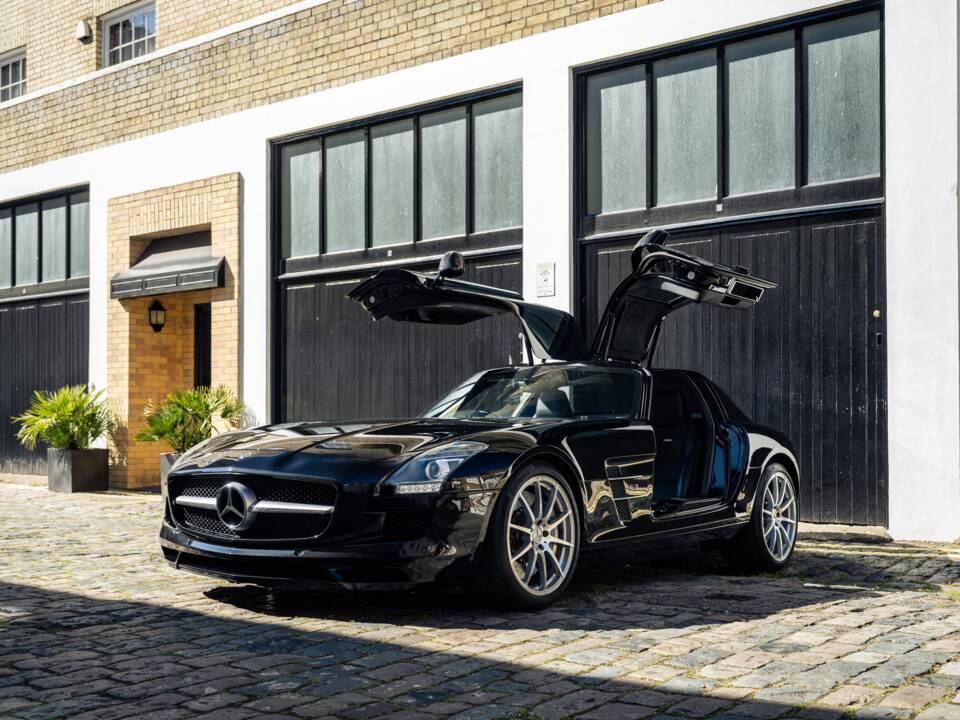 Bild 8/38 von Mercedes-Benz SLS AMG (2011)