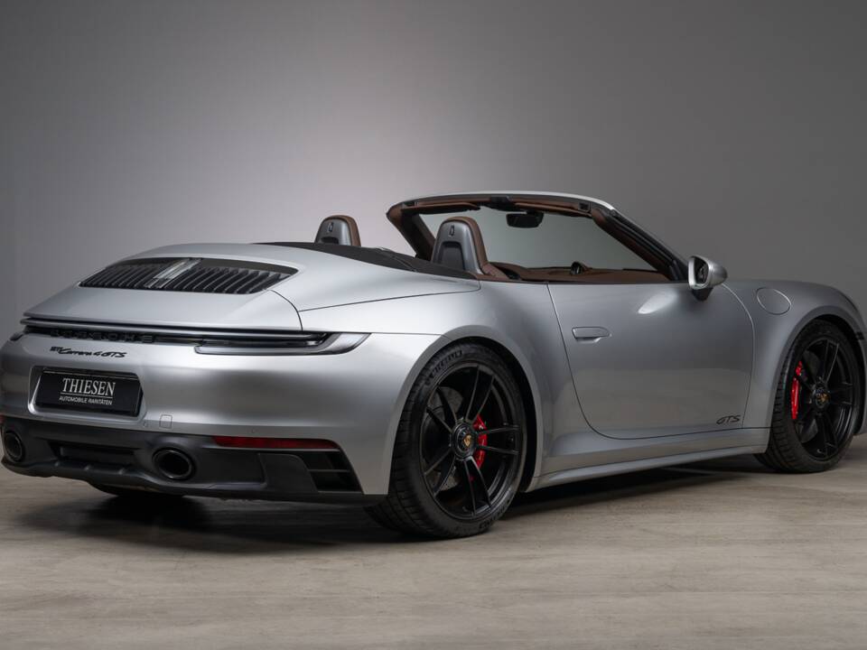 Image 7/31 de Porsche 911 Carrera 4 GTS (2024)