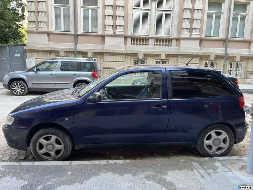 Imagen 3/25 de SEAT Ibiza II 1.9 TDI (1999)