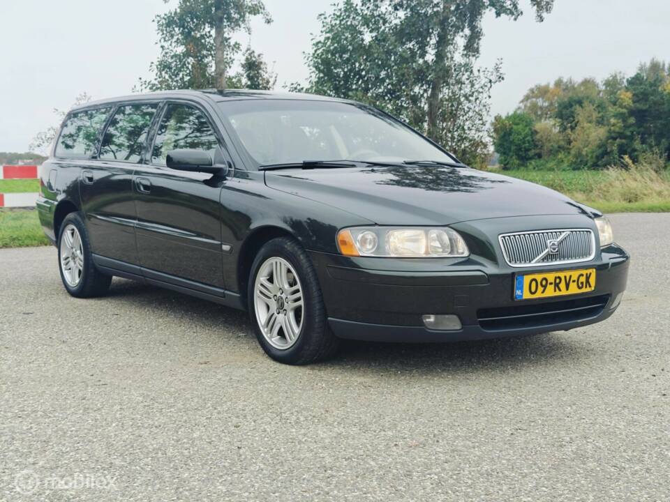 Imagen 10/40 de Volvo V 70 2.4 (2005)