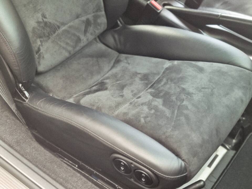 Image 3/45 of Porsche 911 Carrera 4 (1995)