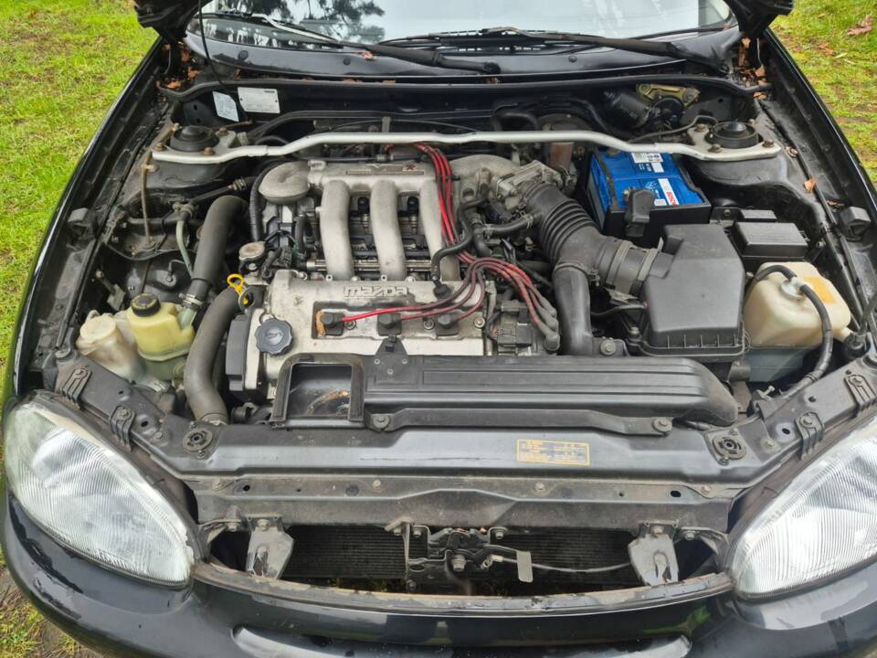 Immagine 21/33 di Mazda MX-3 1.8 (1991)