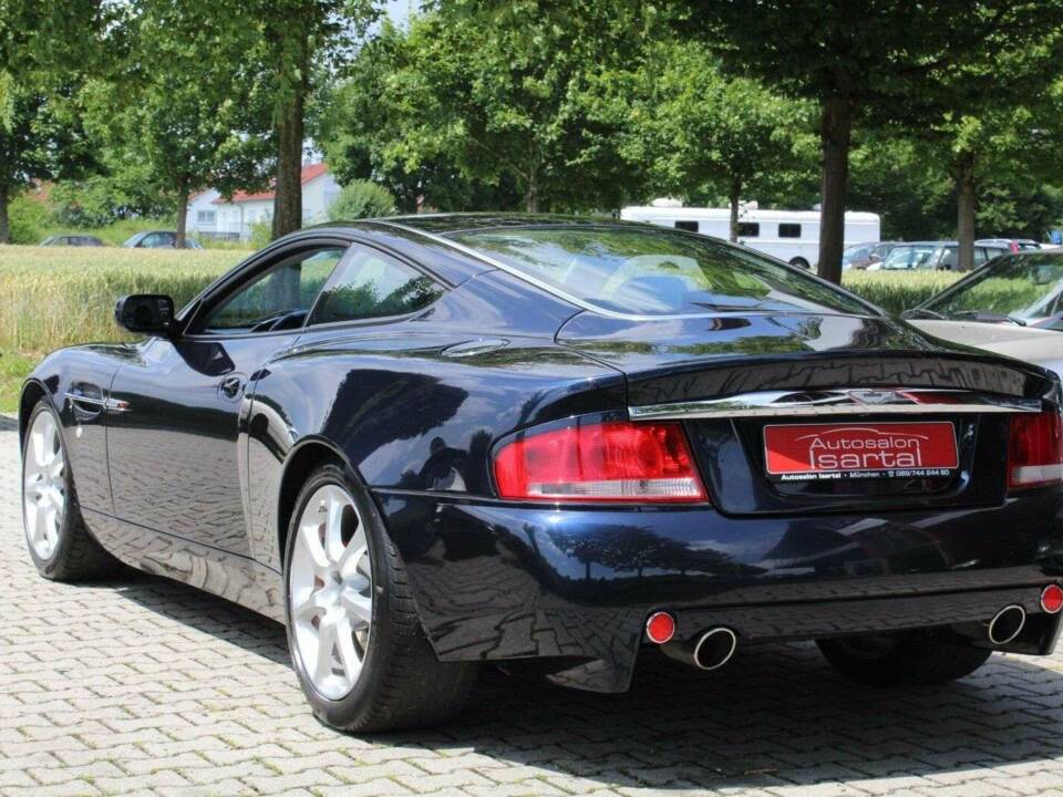 Immagine 8/15 di Aston Martin V12 Vanquish (2004)