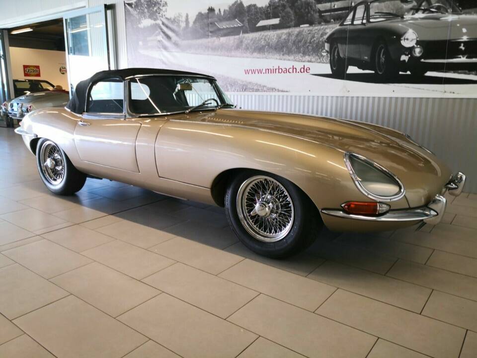 Image 9/15 of Jaguar E-Type 3.8 (1963)