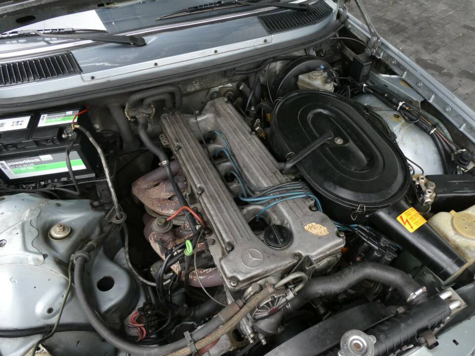 Image 15/21 of Mercedes-Benz 280 TE (1984)