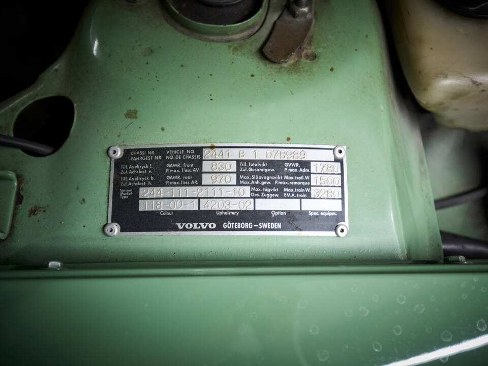 Bild 80/98 von Volvo 244 DL (1975)