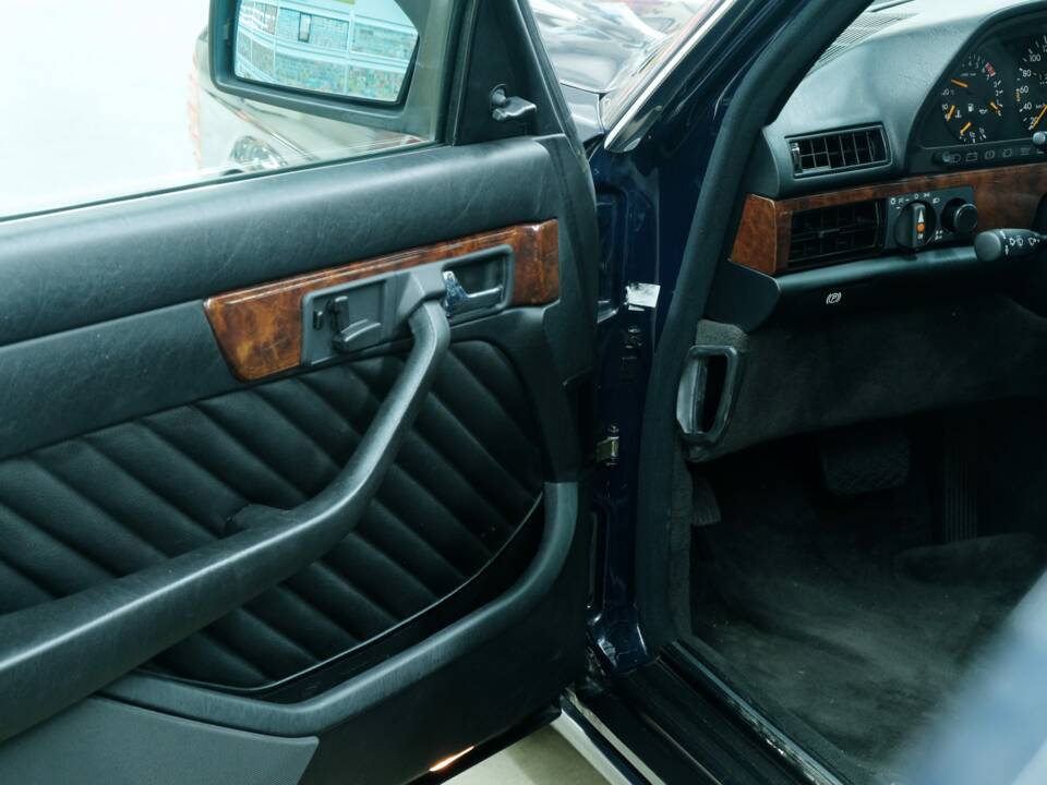 Bild 37/50 von Mercedes-Benz 500 SEL (1990)