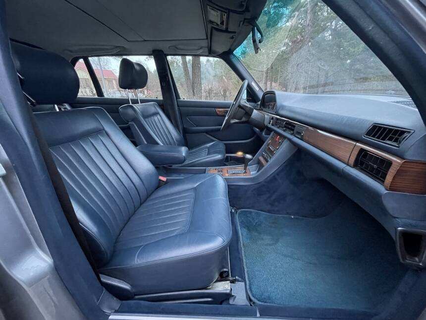 Bild 30/60 von Mercedes-Benz 300 SDL (1987)