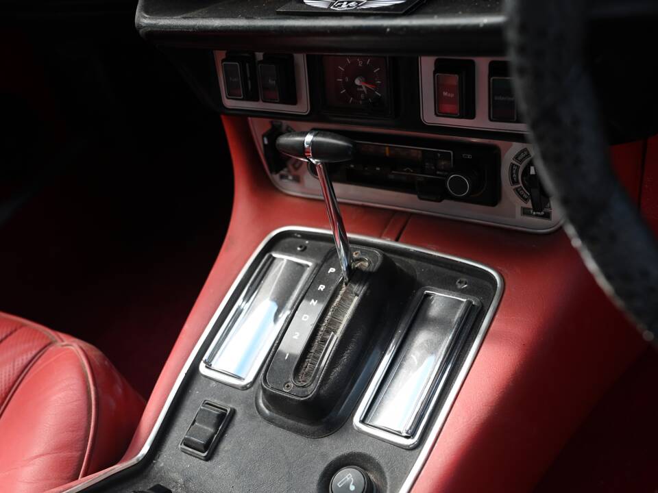 Image 9/20 de Jaguar XJ 6 L 4.2 (1978)