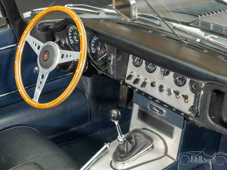 Image 9/19 of Jaguar E-Type 3.8 (1961)