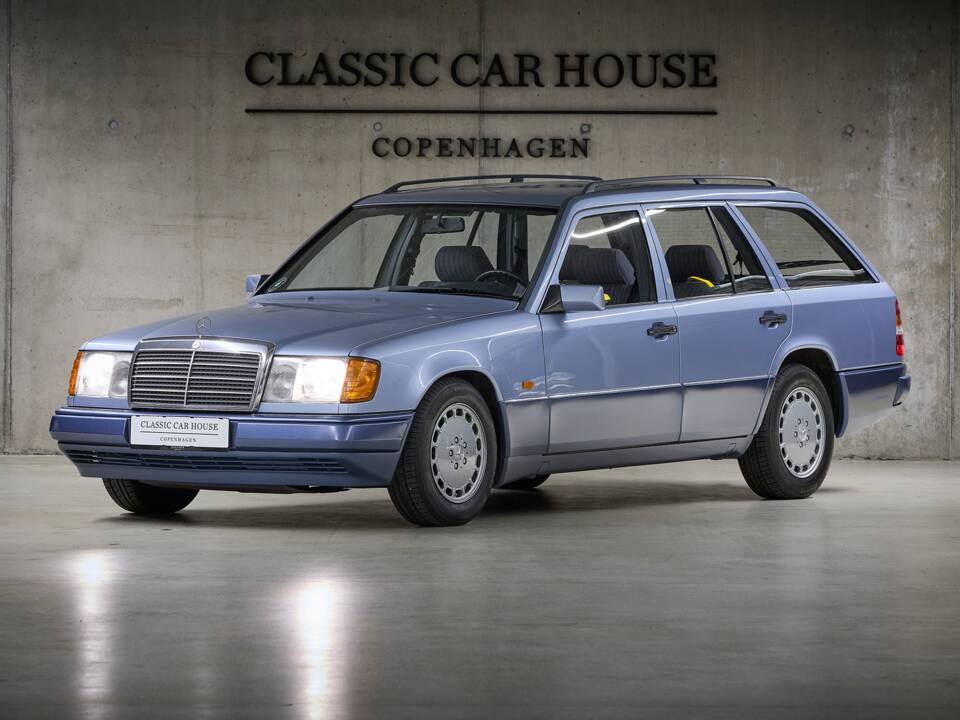 Image 4/100 of Mercedes-Benz 230 TE (1990)