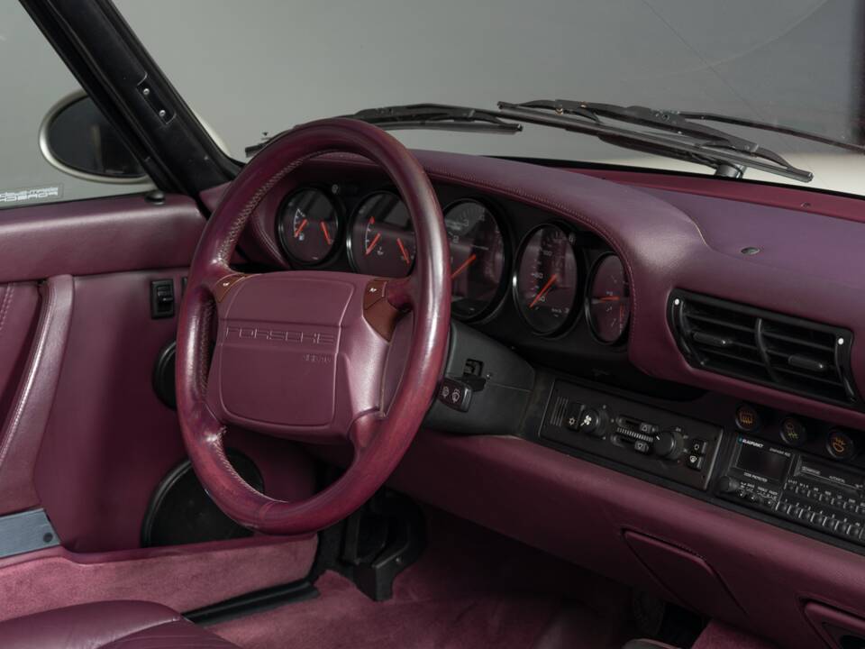 Image 24/41 de Porsche 911 Carrera 2 (1992)