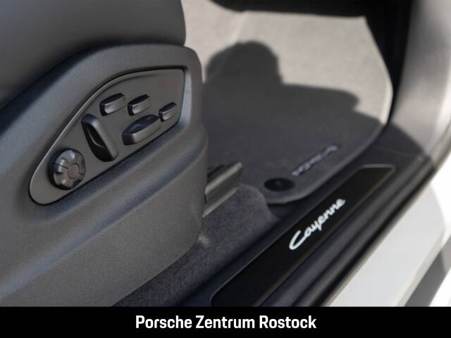 Obraz 20/33 pojazdu Porsche Cayenne E-Hybrid (1900)