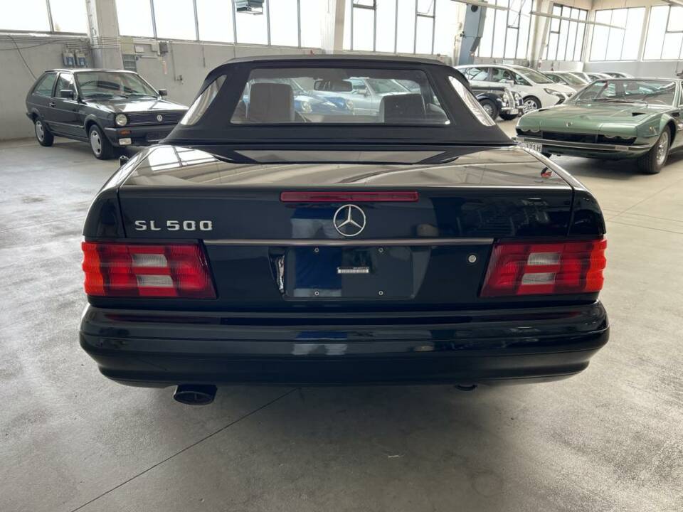 Image 6/25 of Mercedes-Benz SL 500 (1999)