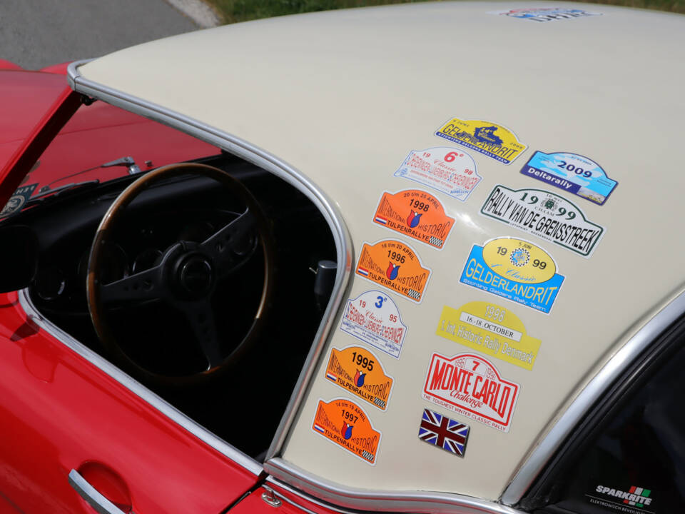 Imagen 10/50 de Austin-Healey 3000 Mk II (BN7) (1961)