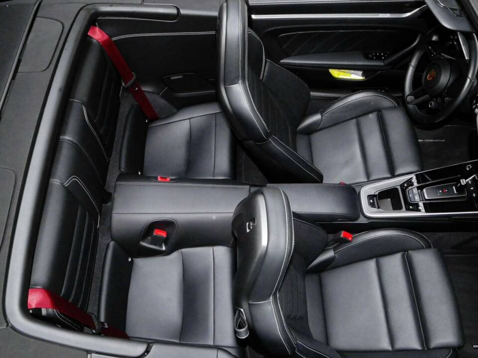 Image 8/8 of Porsche 911 Turbo (2020)