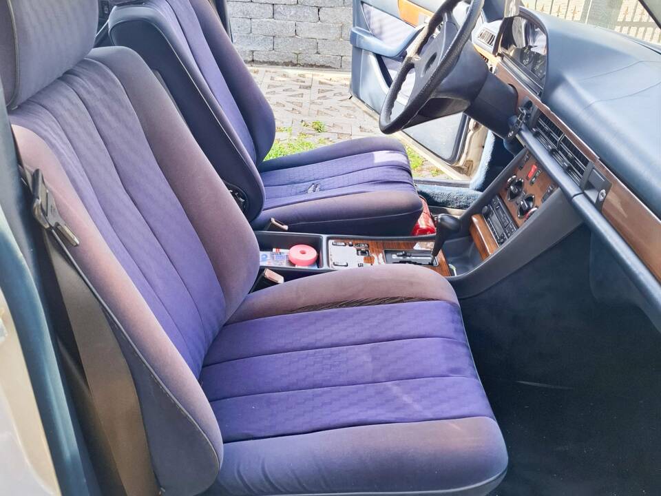 Bild 11/12 von Mercedes-Benz 300 SE (1986)