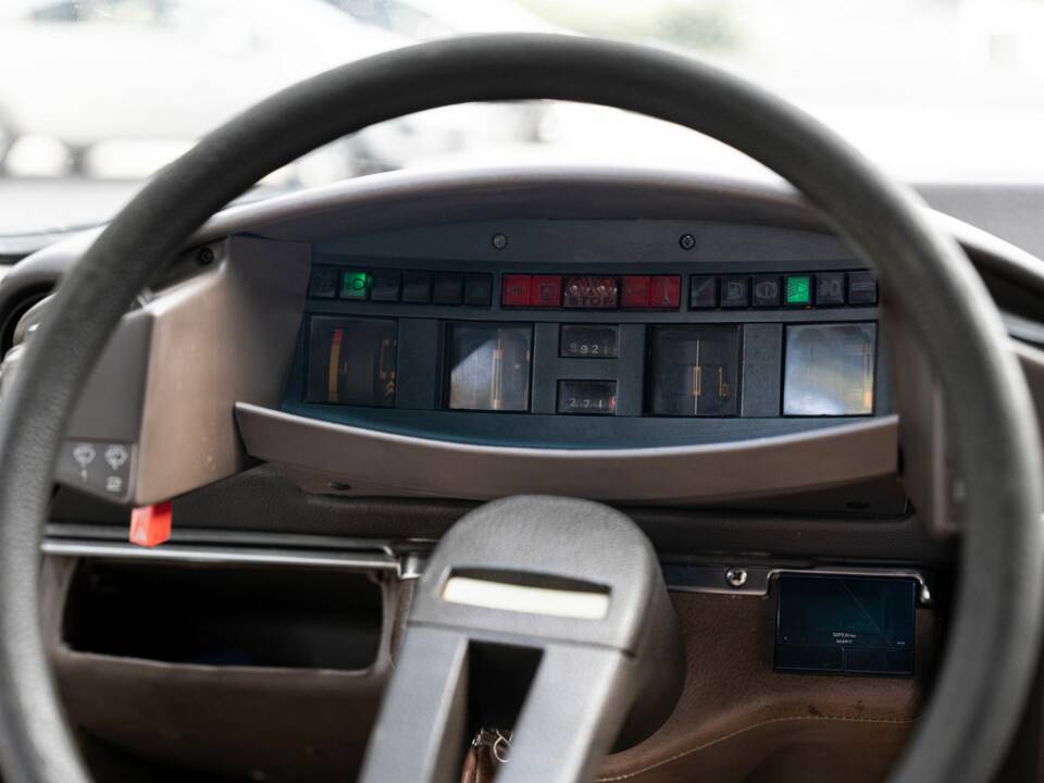Image 16/25 de Citroën CX 25 Prestige (1983)
