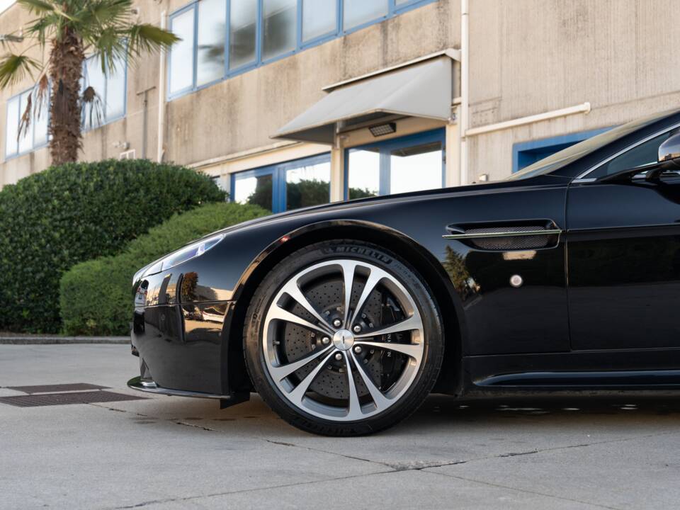Image 3/83 de Aston Martin V12 Vantage (2009)