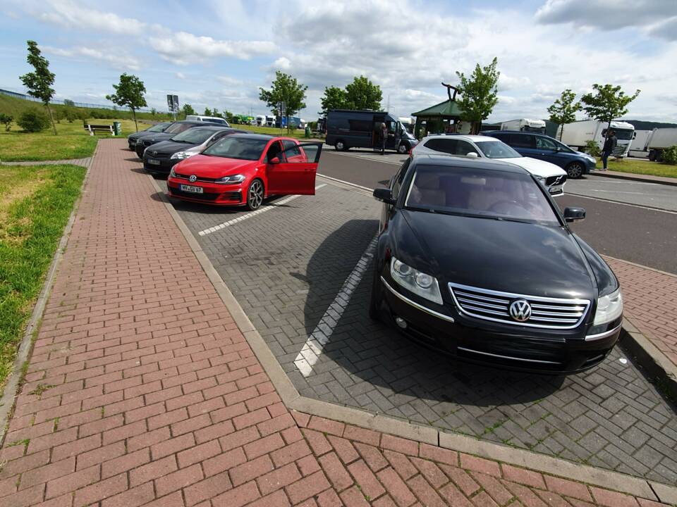 Image 15/18 of Volkswagen Phaeton W12 (2009)